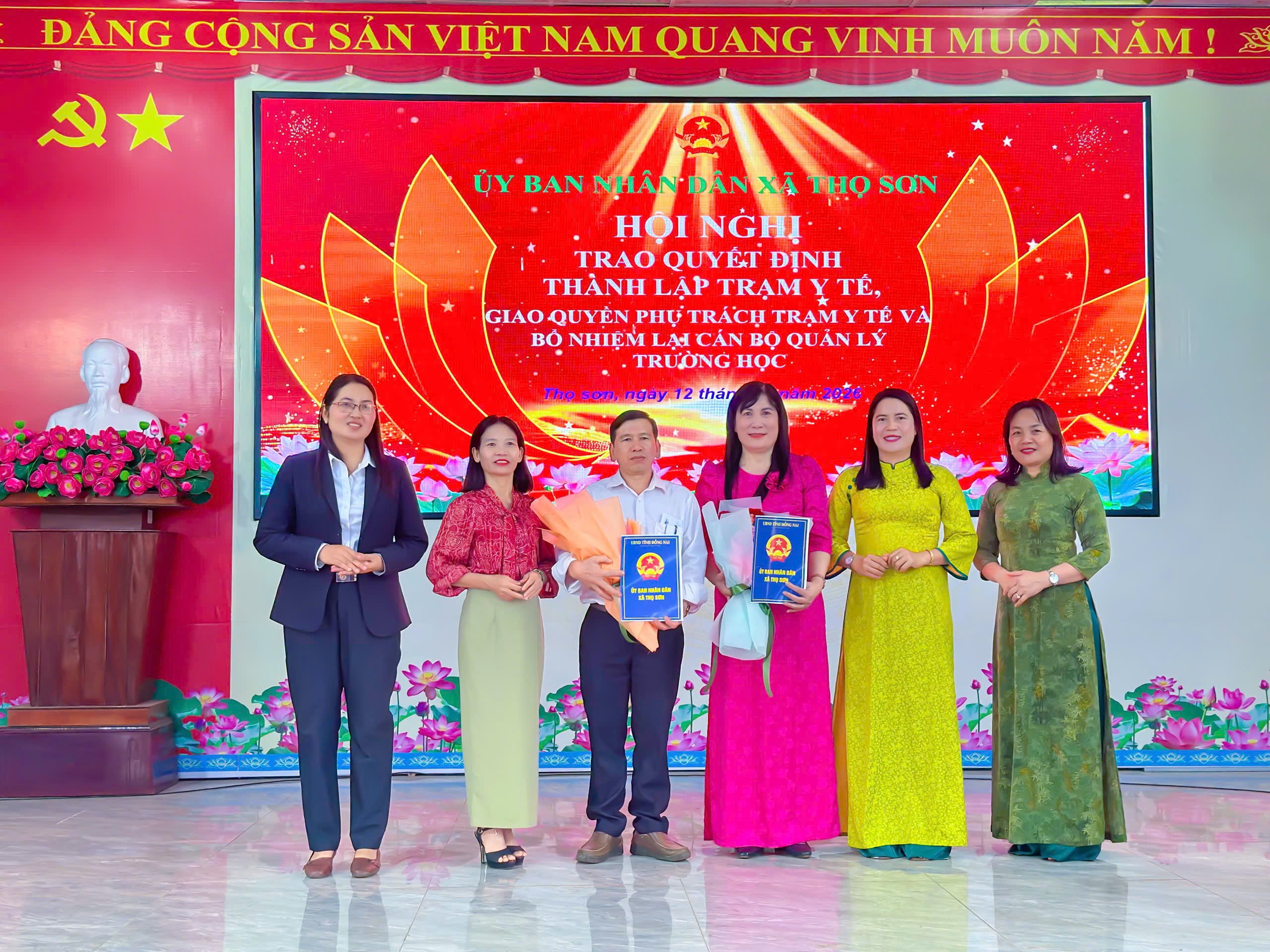 z7425632590044 18022bdff5144cd1edeec1dca0a8a1ba